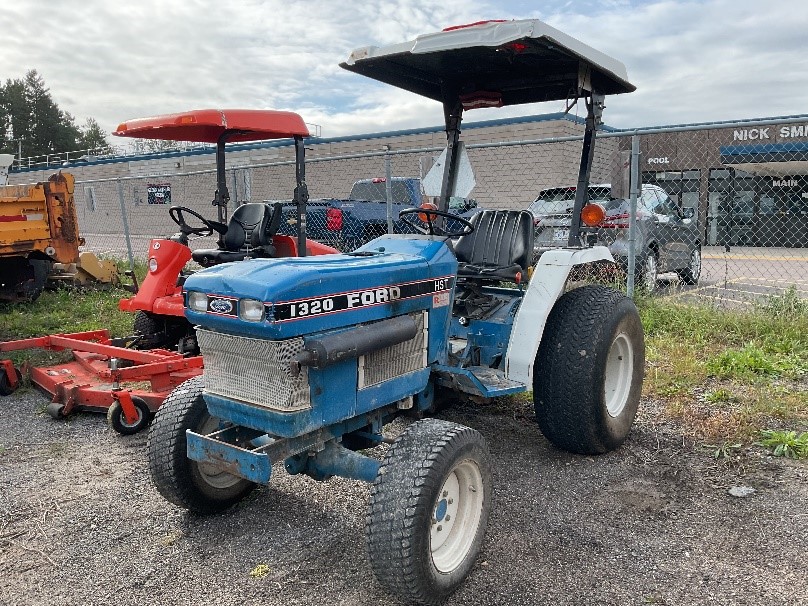 1994 Ford 1320 Tractor