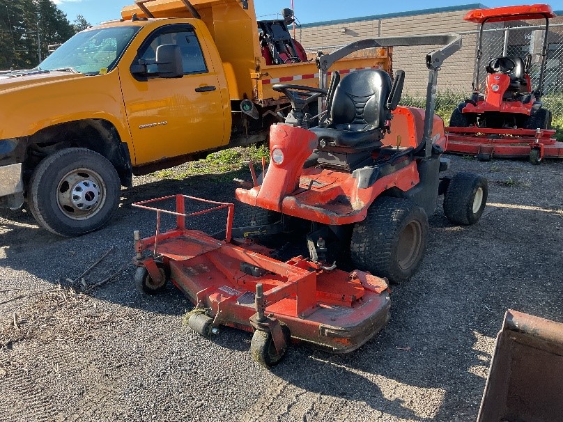 2009 Kubota F3680 with 60 Side Discharge Mower Deck