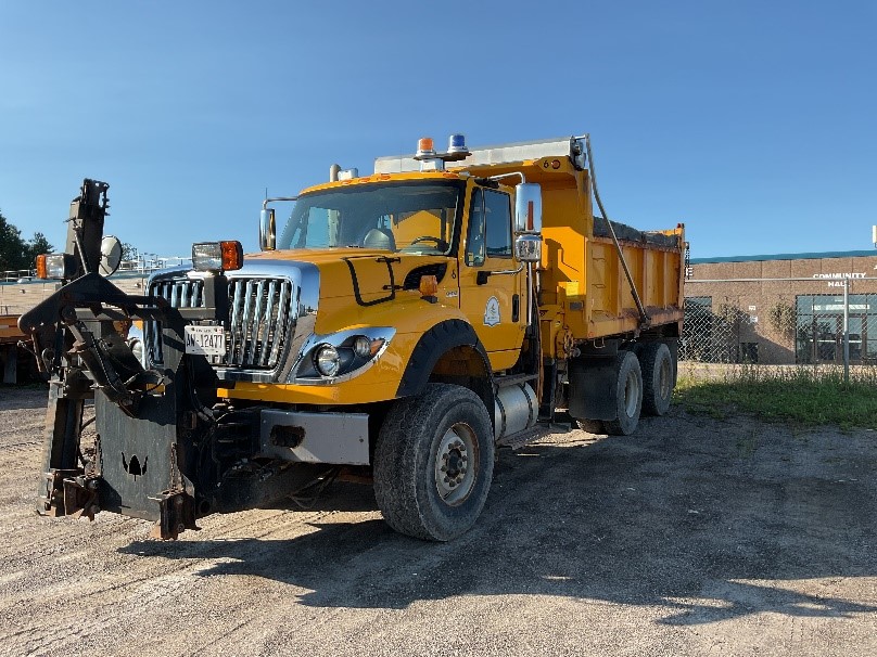 2013 International WorkStar 7600 with Plow and Wing