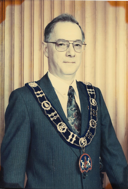 Official Photograph of Mayor Kevin MacDonald who served as Mayor between 1994 and 1997